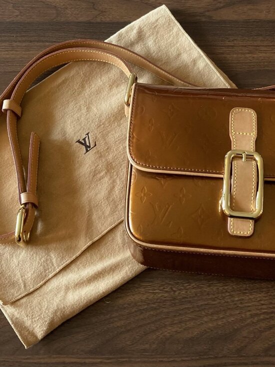 Louis Vuitton Handbags - Louis Vuitton Christie Cross body purse